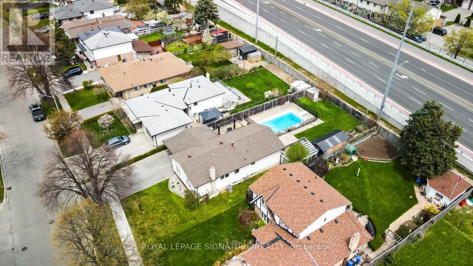 7639 Kittridge Drive, Mississauga, Ontario  L4T 3L9 - Photo 47 - W13504748