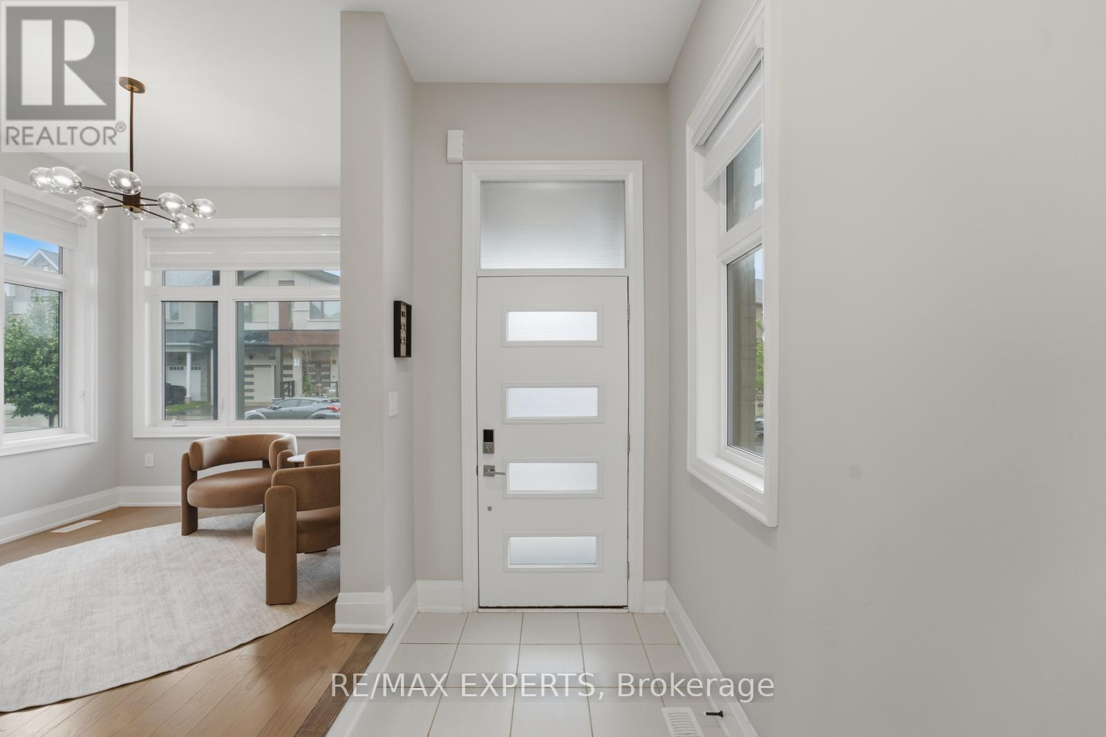 1288 Aymond Crescent W, Oakville, Ontario  L6H 7W8 - Photo 2 - W13504770
