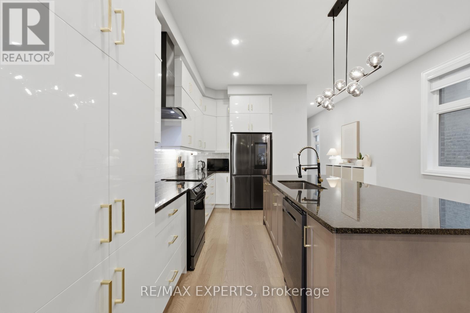 1288 Aymond Crescent W, Oakville, Ontario  L6H 7W8 - Photo 7 - W13504770
