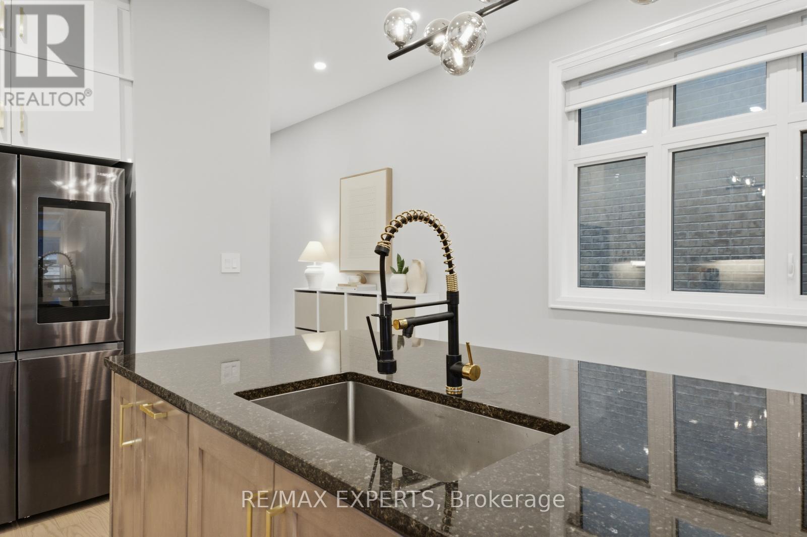 1288 Aymond Crescent W, Oakville, Ontario  L6H 7W8 - Photo 8 - W13504770