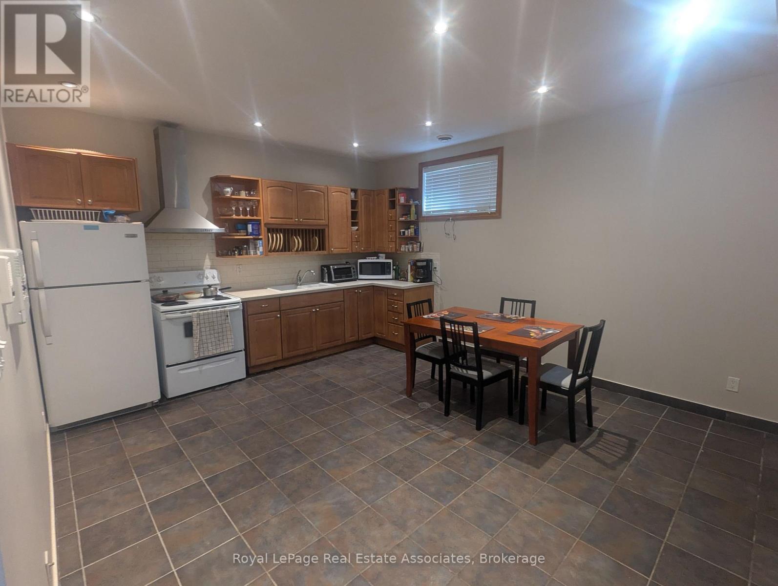 4 - 48 Mississauga Road N, Mississauga, Ontario  L5H 2H8 - Photo 8 - W13504786