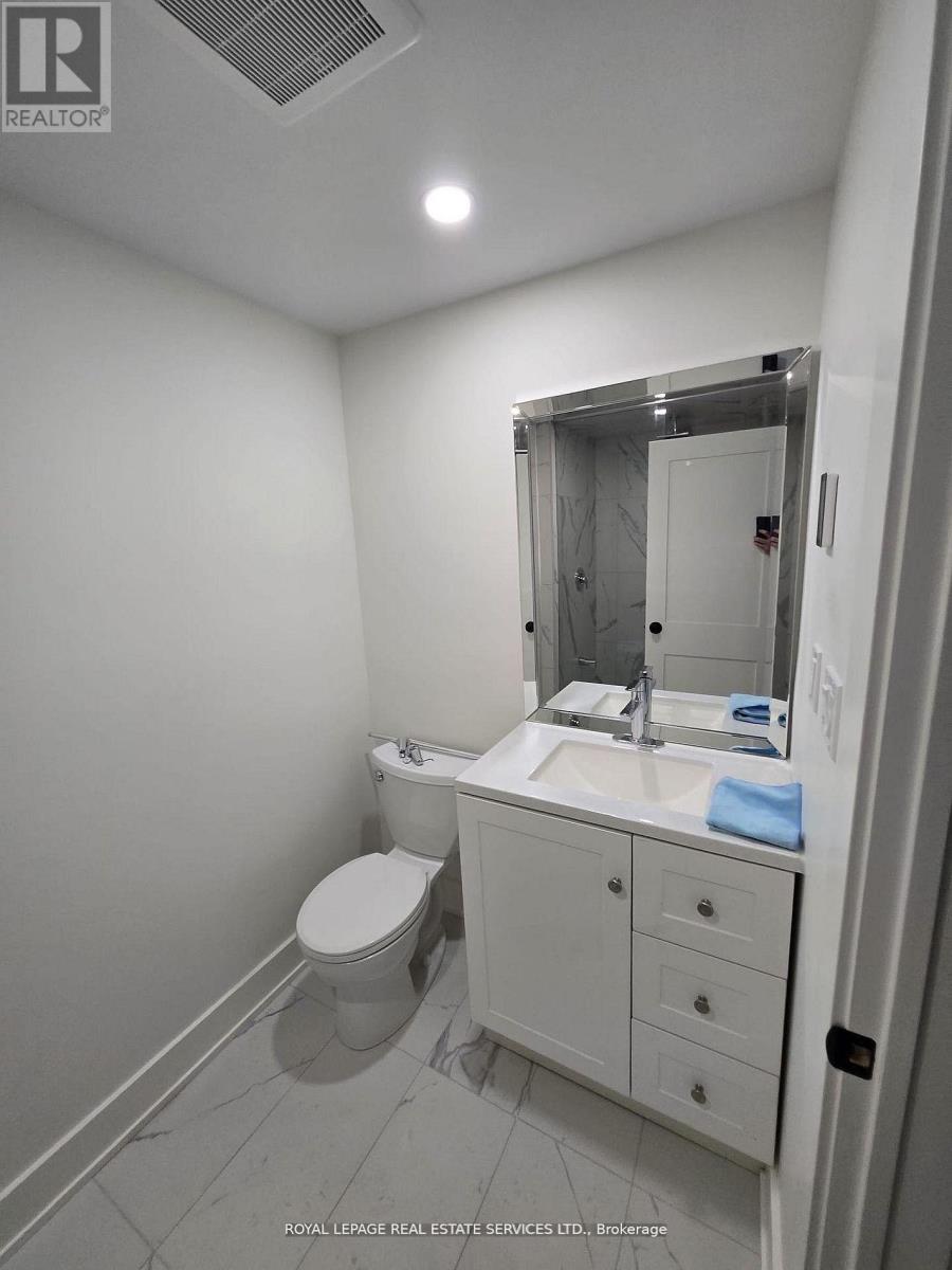 1 - 52 Peter Street, Mississauga, Ontario  L5H 2G8 - Photo 4 - W13504812