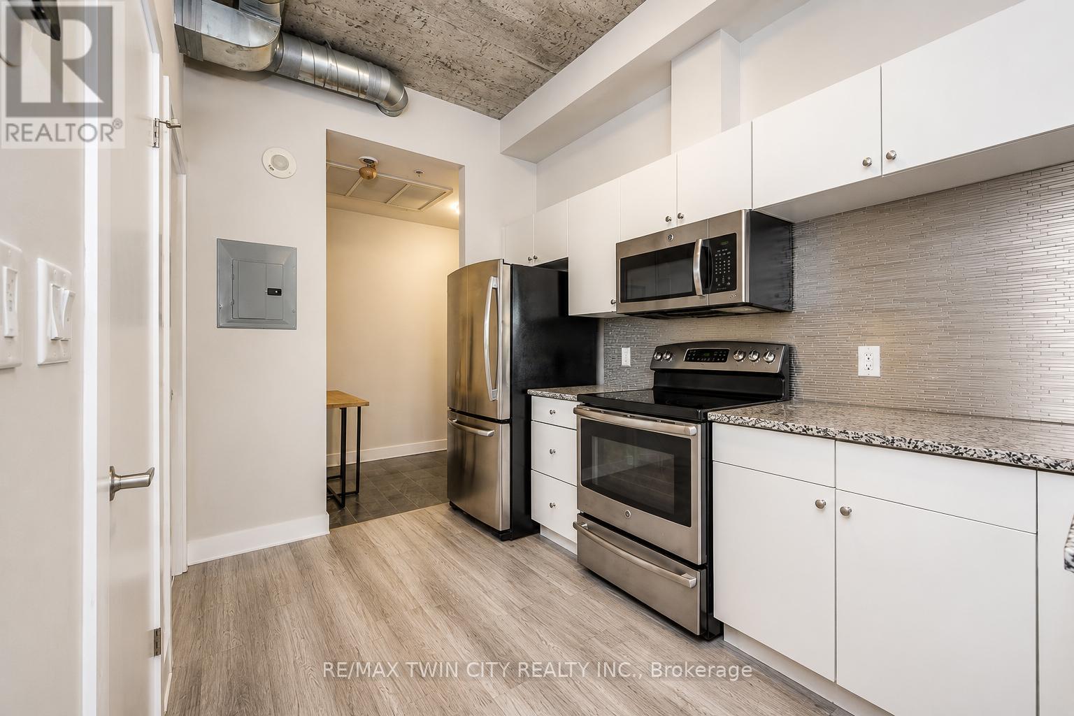 409 - 1 Victoria Street S, Kitchener, Ontario  N2G 1G1 - Photo 7 - X13504806