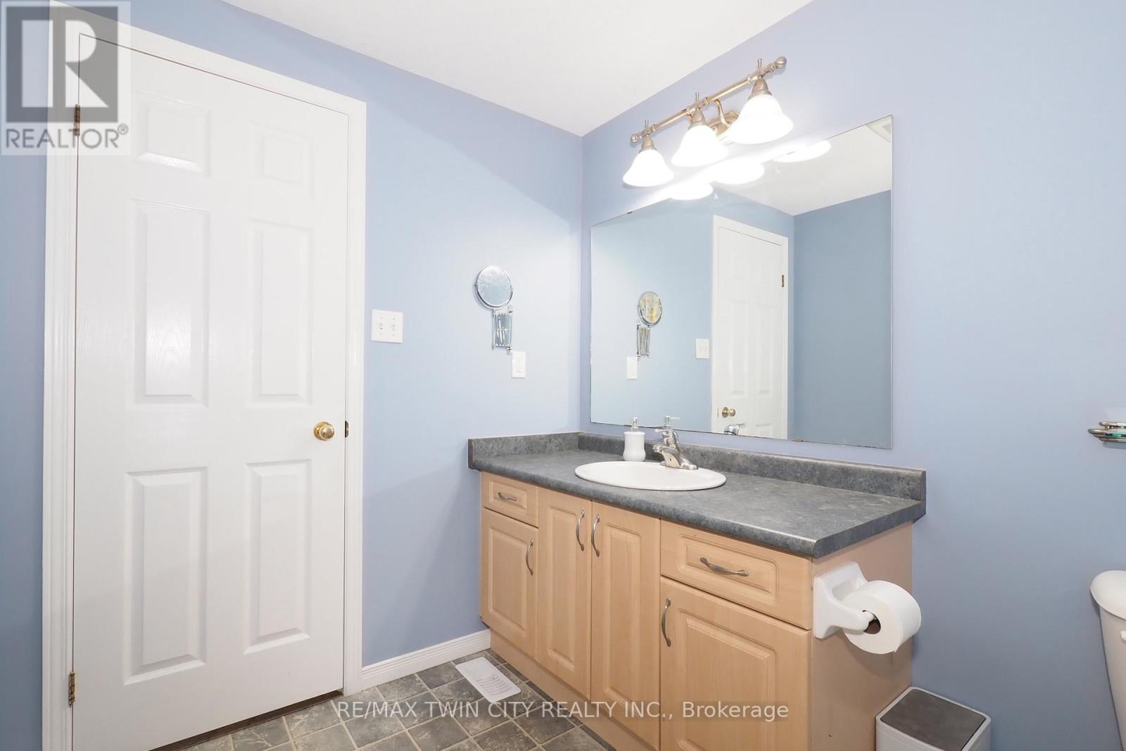 14 Donnenwerth Drive, Waterloo, Ontario  N2E 3X2 - Photo 35 - X13504832
