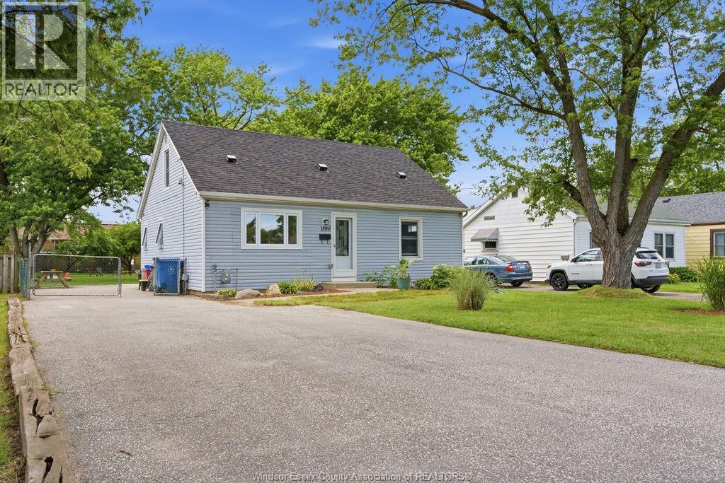 1305 SHAWNEE ROAD, Tecumseh, Ontario
