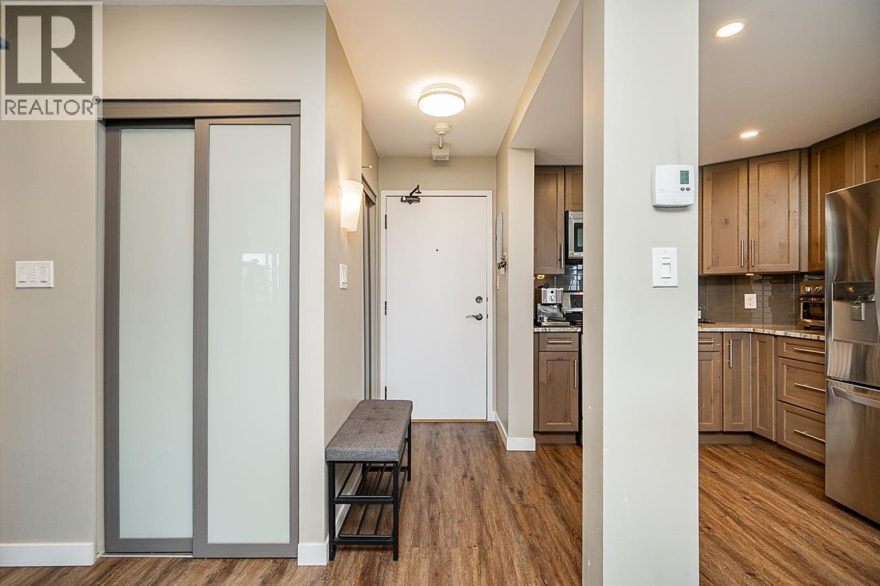 1203 2041 Bellwood Avenue, Burnaby, British Columbia  V5B 4V5 - Photo 2 - R3140815