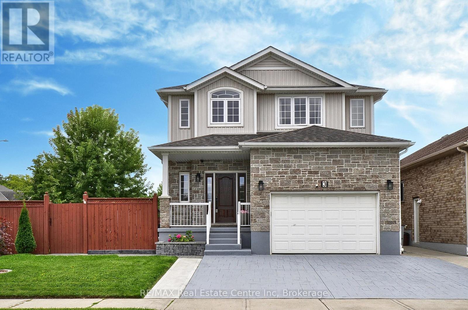 3 LOCKWOOD STREET, Cambridge, Ontario