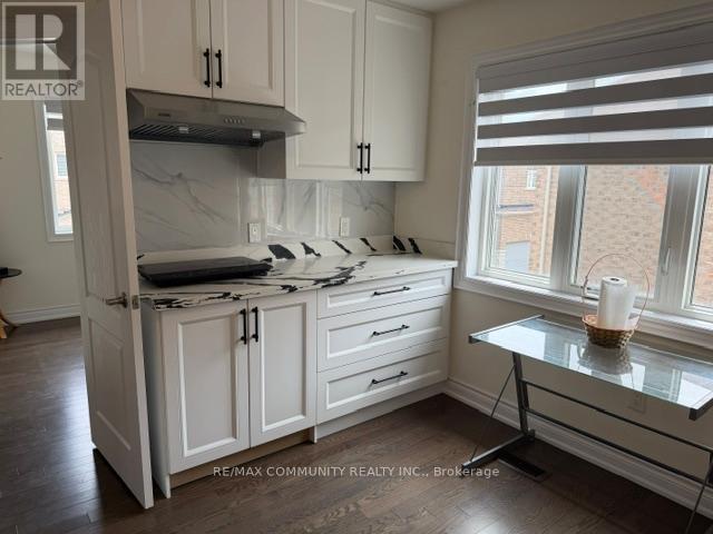 Couch House - 337 William Forster Road E, Markham, Ontario  L6B 0R1 - Photo 9 - N13209298