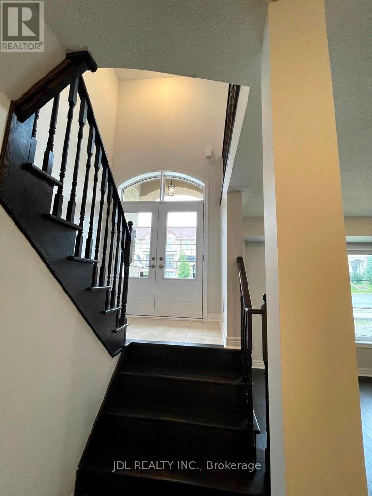 95 Grand Trunk Avenue, Vaughan, Ontario  L6A 5B3 - Photo 2 - N13504876