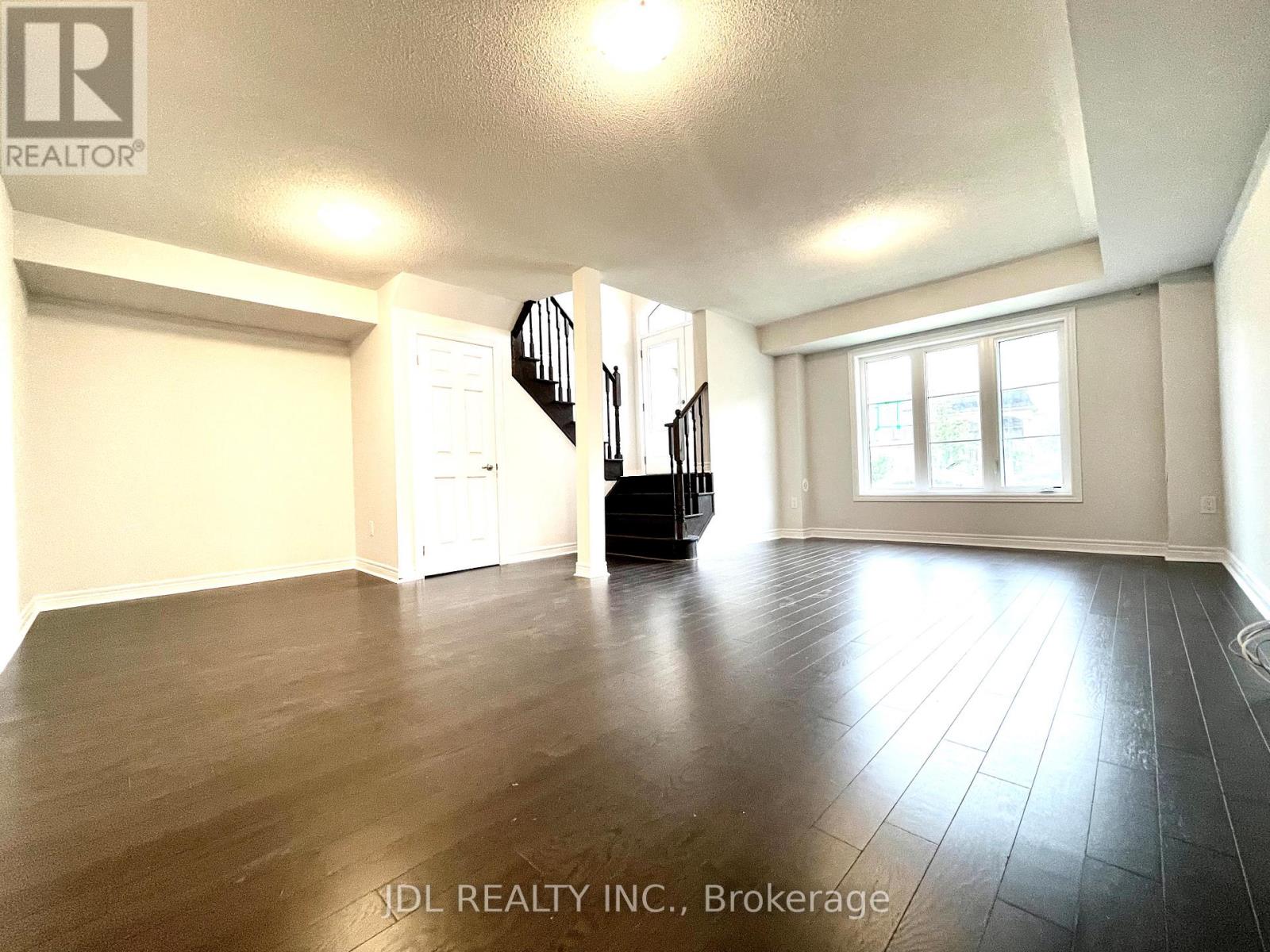95 Grand Trunk Avenue, Vaughan, Ontario  L6A 5B3 - Photo 3 - N13504876