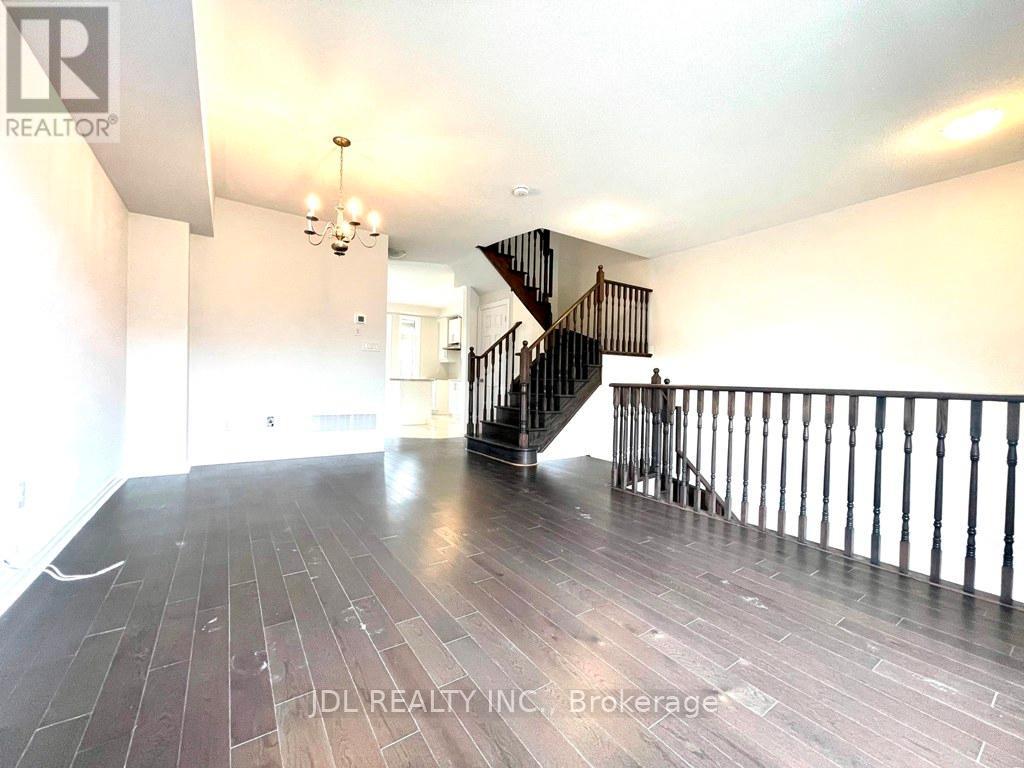 95 Grand Trunk Avenue, Vaughan, Ontario  L6A 5B3 - Photo 4 - N13504876