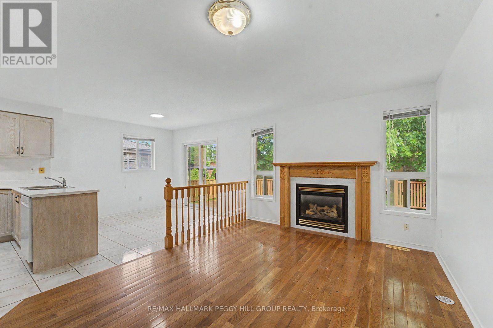 Upper - 332 Harvie Road, Barrie, Ontario  L4N 8H7 - Photo 3 - S13504968