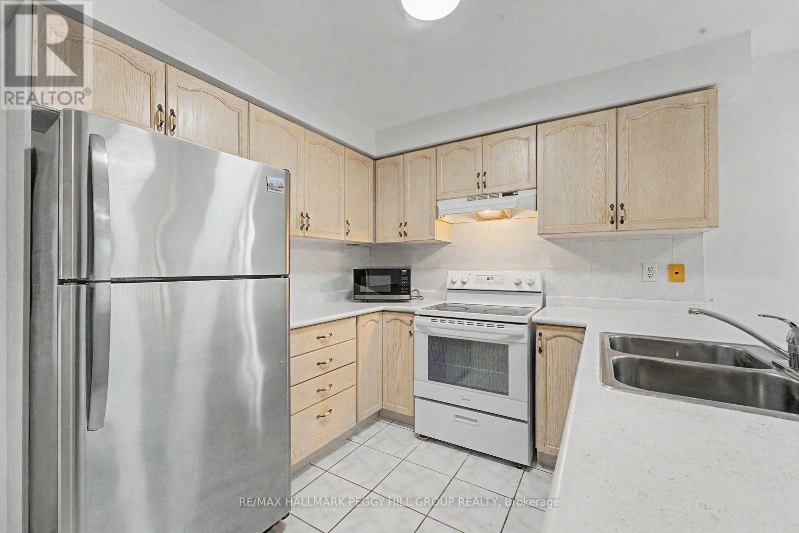 Upper - 332 Harvie Road, Barrie, Ontario  L4N 8H7 - Photo 4 - S13504968