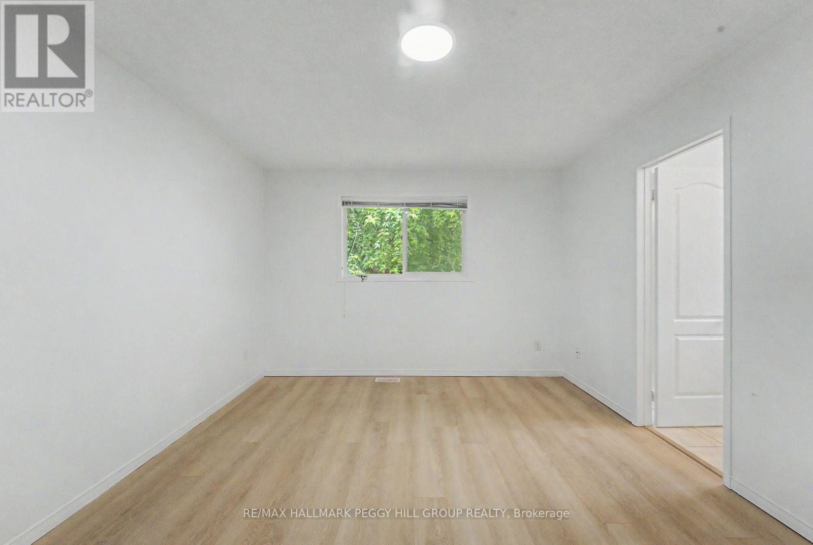 Upper - 332 Harvie Road, Barrie, Ontario  L4N 8H7 - Photo 5 - S13504968