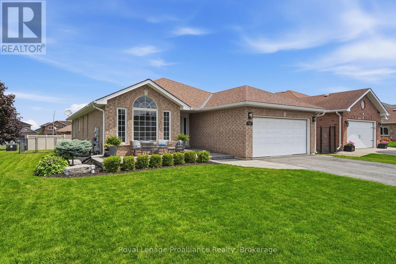 15 Chelsea Crescent, Belleville, Ontario  K8N 4Z5 - Photo 2 - X13504290
