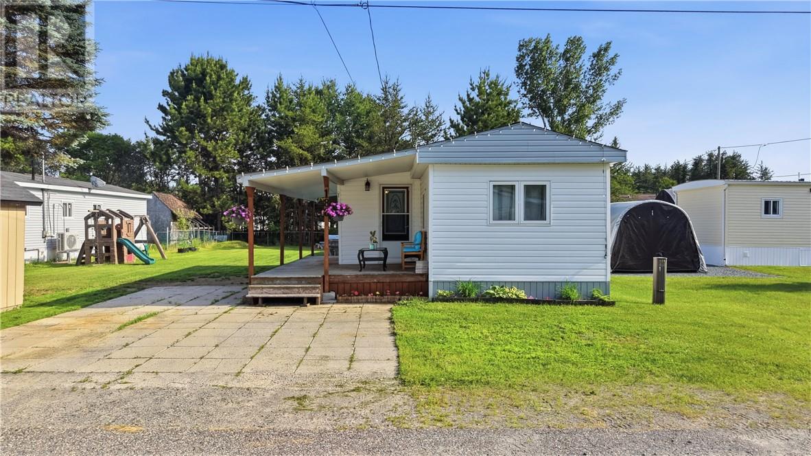 188 Janet Street, Greater Sudbury, Ontario  P3P 1H7 - Photo 2 - 2128916