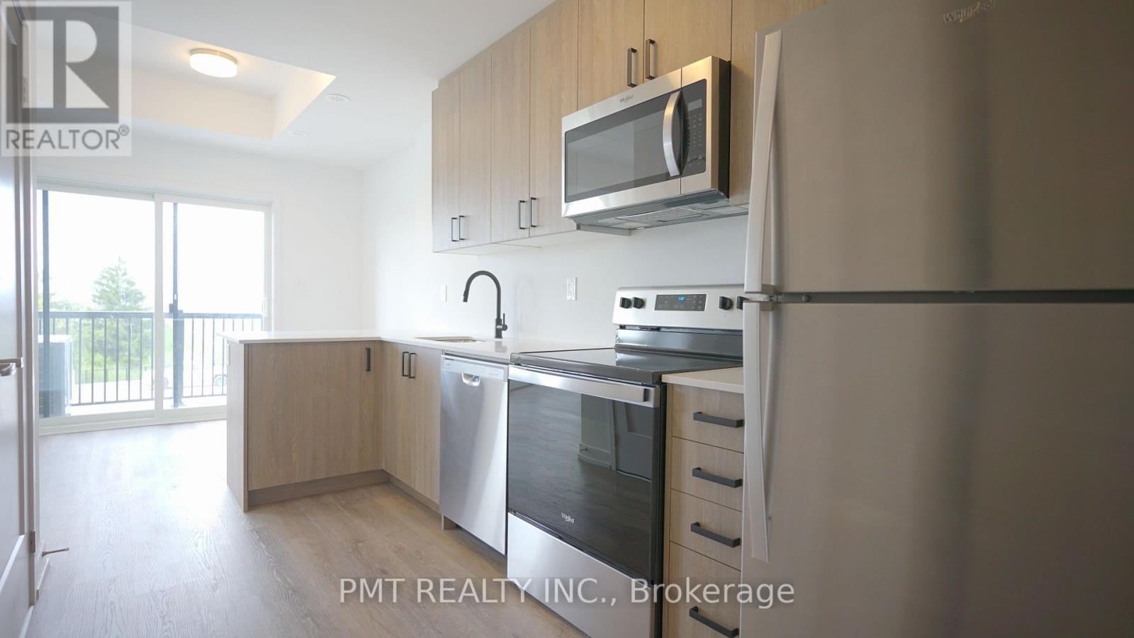 R27 - 25 Palace Street, Kitchener, Ontario  N2E 0L3 - Photo 2 - X13504938