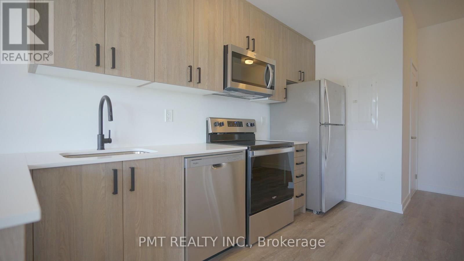 R27 - 25 Palace Street, Kitchener, Ontario  N2E 0L3 - Photo 3 - X13504938