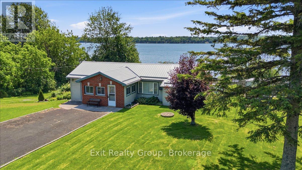 1083 LAKESIDE DRIVE, Prince Edward County, Ontario