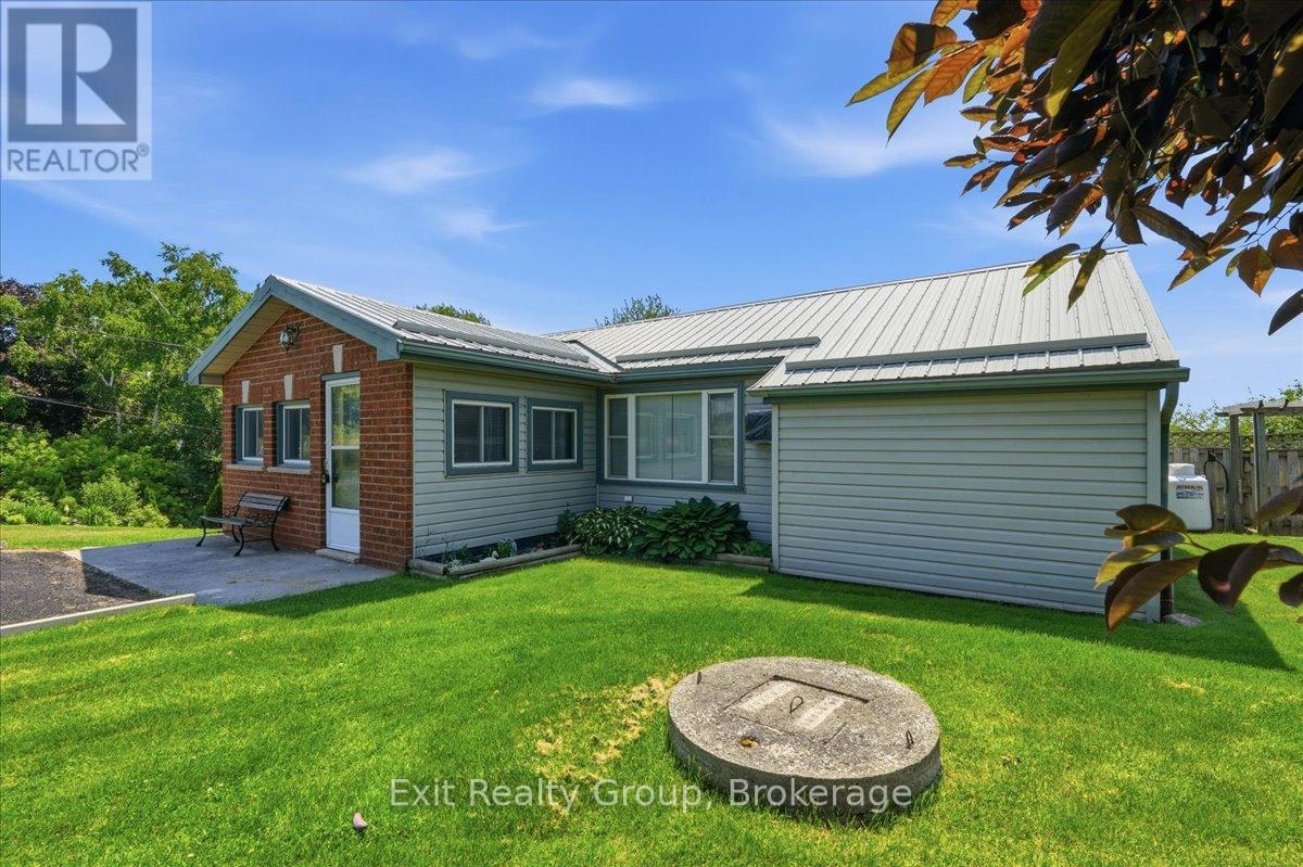 1083 Lakeside Drive, Prince Edward County, Ontario  K0K 1T0 - Photo 3 - X13505058