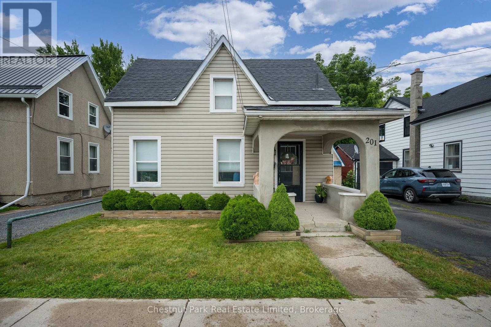 201 Centre Street N, Greater Napanee, Ontario  K7R 1N7 - Photo 1 - X13505236