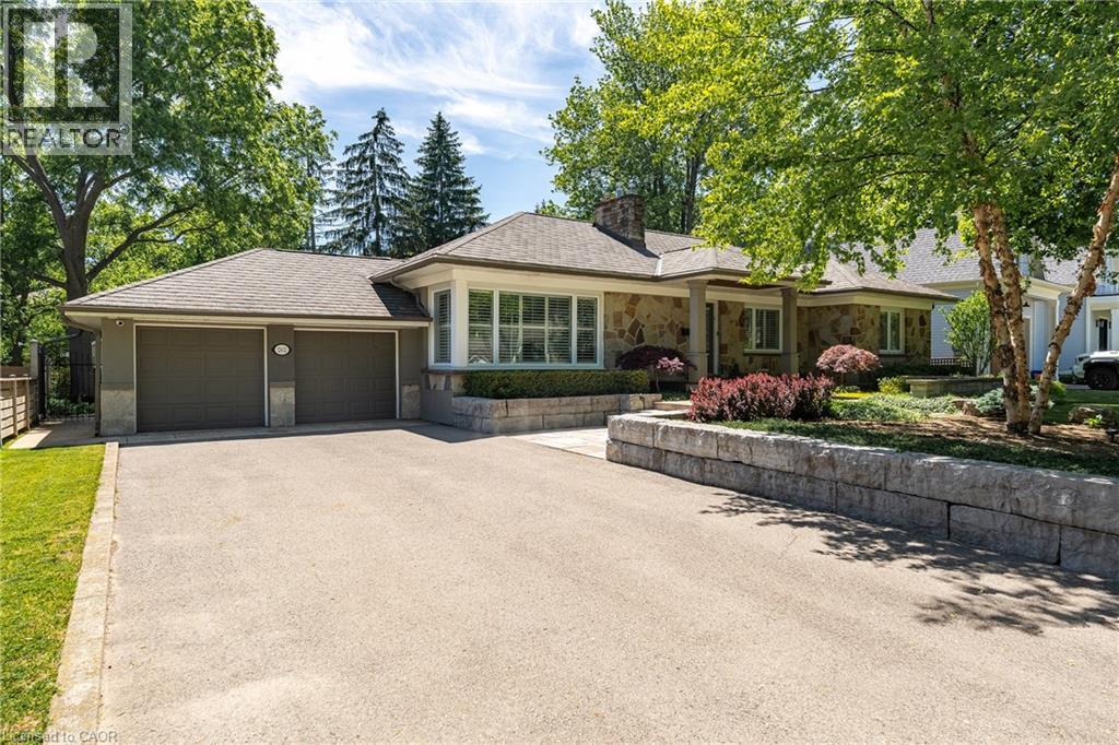 262 OAKWOOD Crescent, Oakville, Ontario