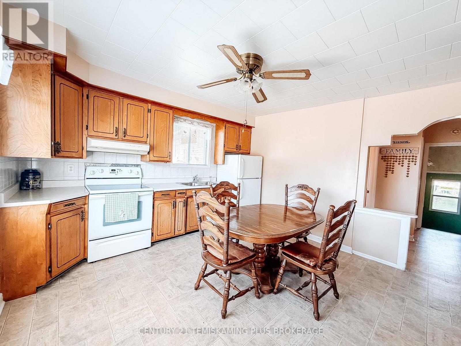 30 Ninth Street E, Armstrong, Ontario  P0J 1E0 - Photo 10 - T13504990