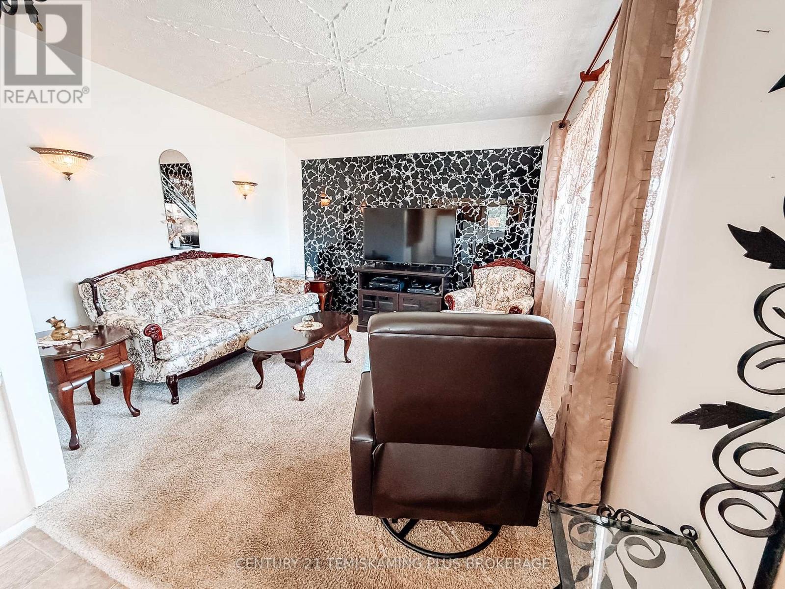 30 Ninth Street E, Armstrong, Ontario  P0J 1E0 - Photo 8 - T13504990
