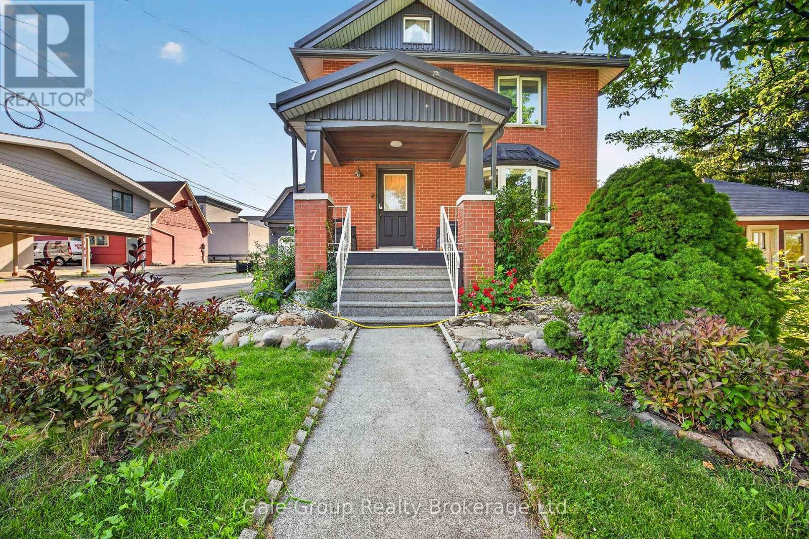 7 Fidler Avenue, Woodstock, Ontario  N4S 7J1 - Photo 3 - X13503640
