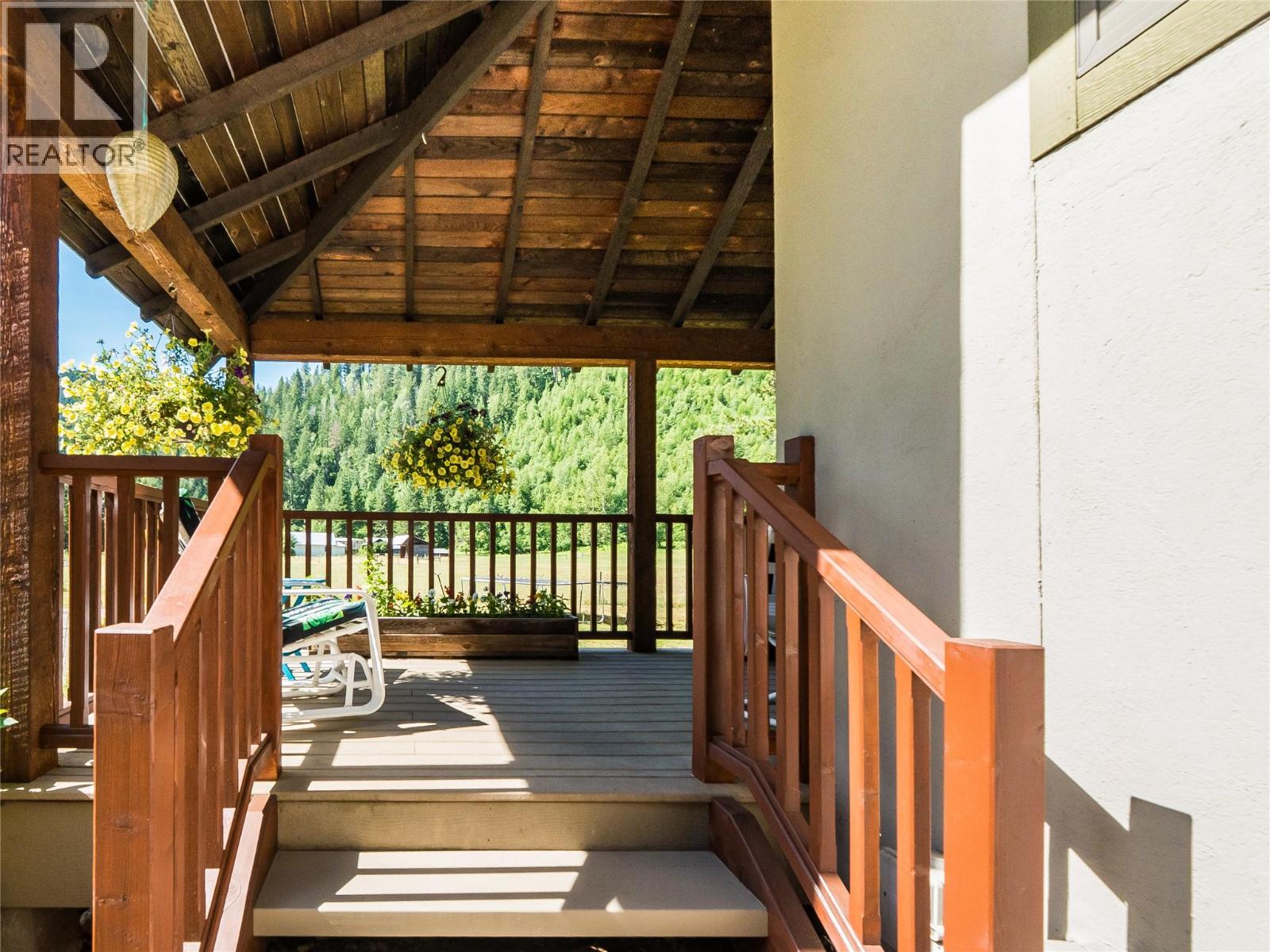 3781 Pass Creek Road, Crescent Valley, British Columbia  V0G 1H1 - Photo 18 - 10391932