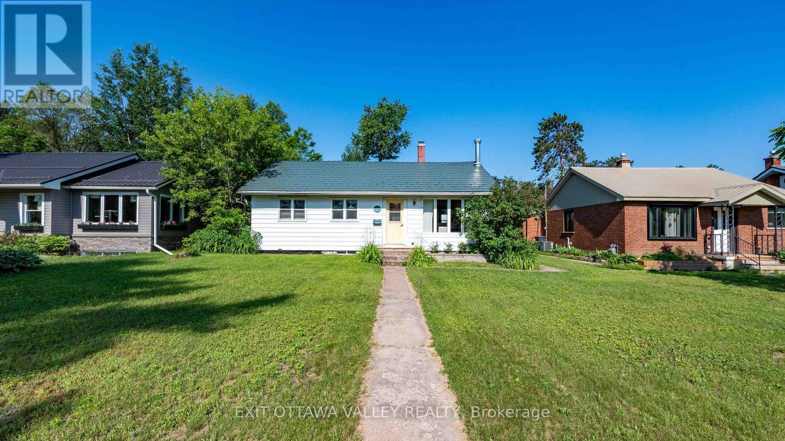 41 HURON STREET, Deep River, Ontario
