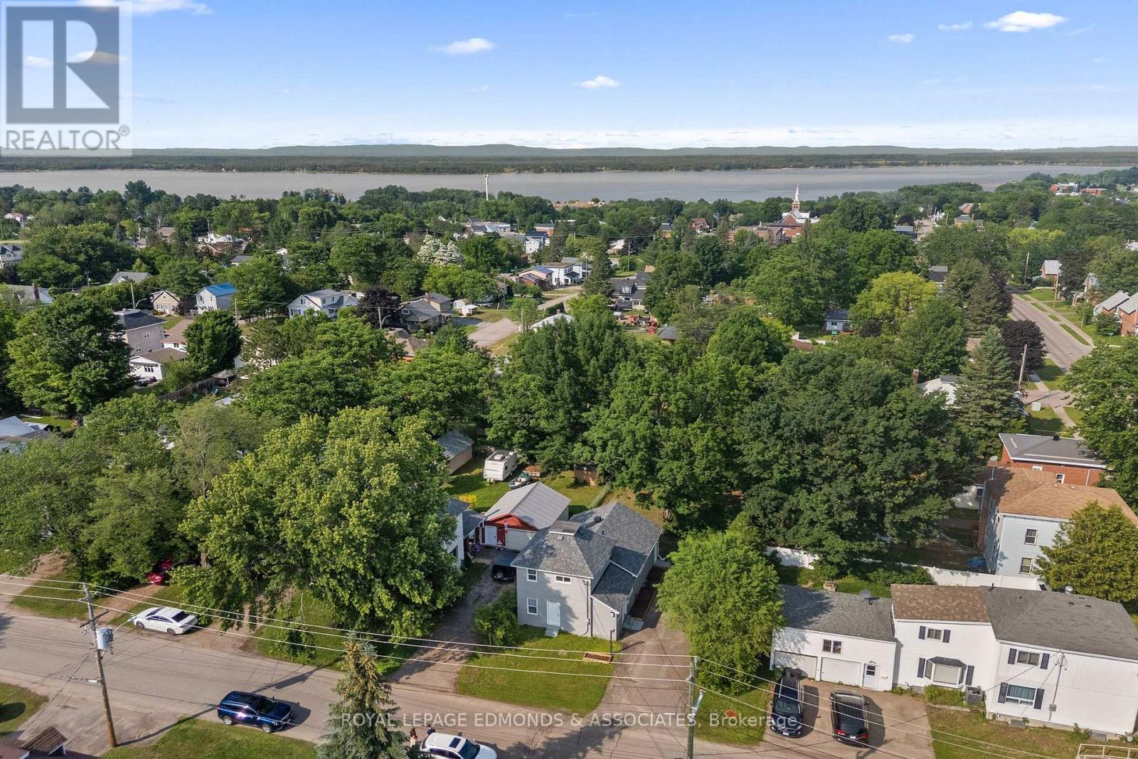 663 Fischer Street, Pembroke, Ontario  K8A 6K4 - Photo 3 - X13505258