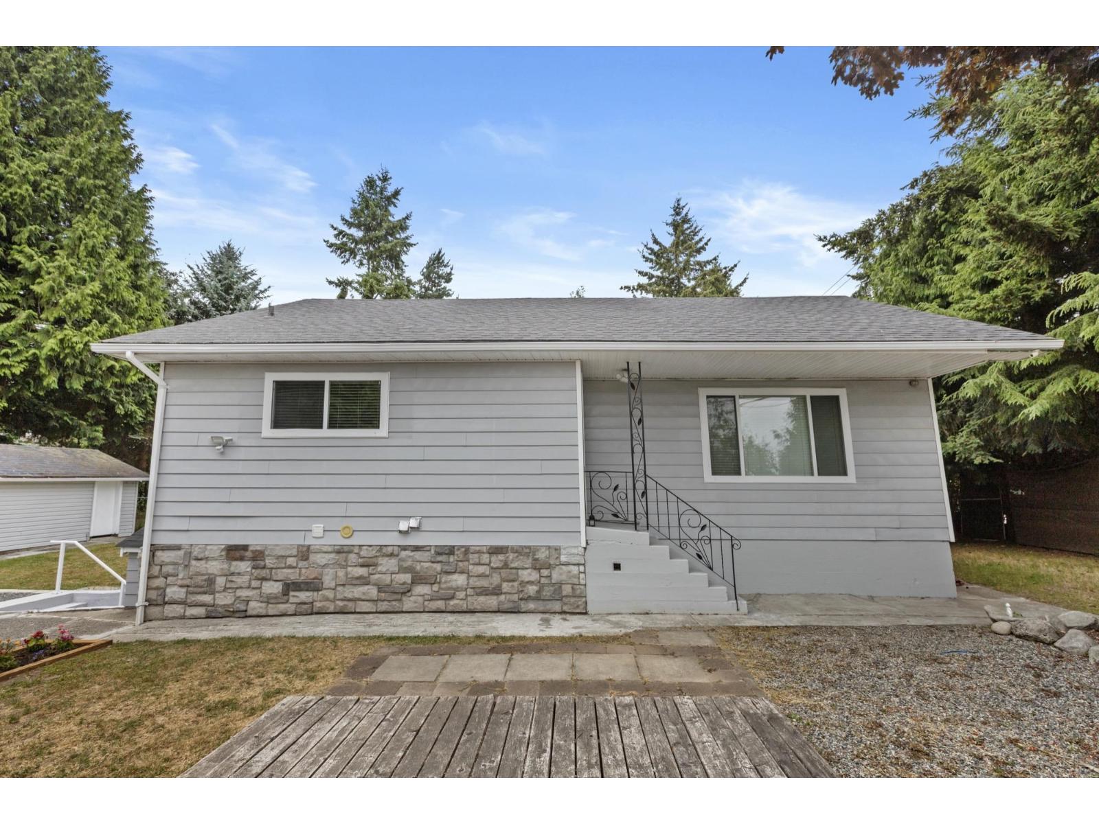 1593 Stevens Street, White Rock, British Columbia  V4B 4Y4 - Photo 2 - R3140823