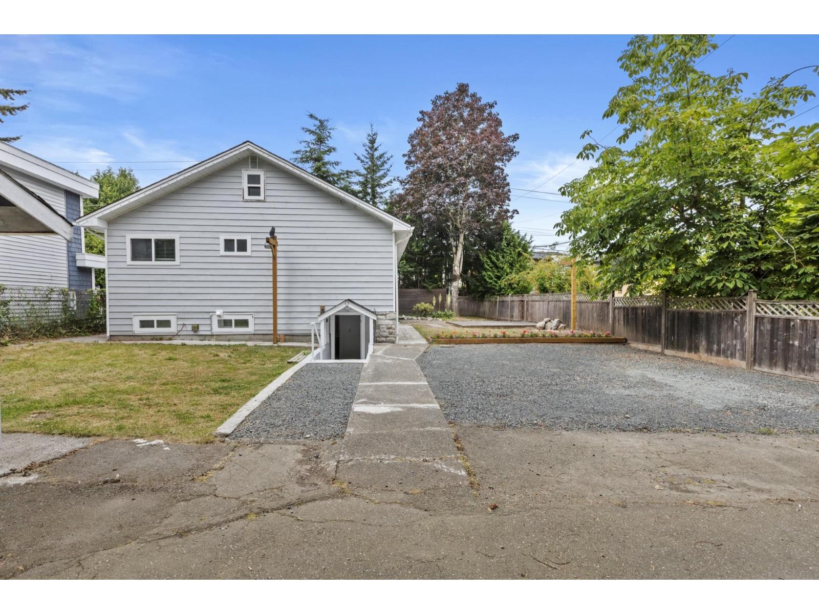 1593 Stevens Street, White Rock, British Columbia  V4B 4Y4 - Photo 4 - R3140823