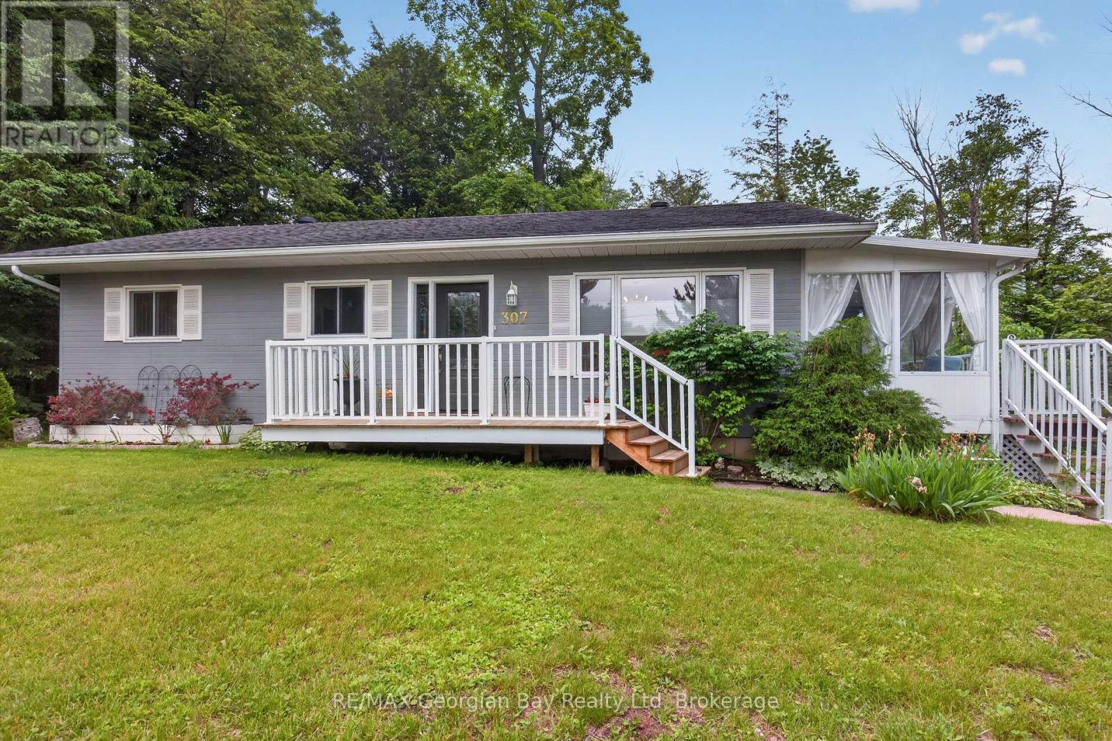307 Balm Beach Road W, Tiny, Ontario  L0L 2J0 - Photo 2 - S13505086