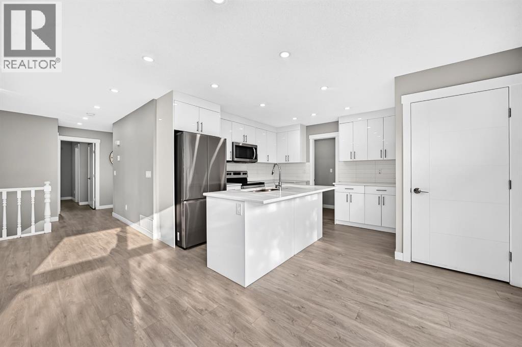 2703 60 Street Ne, Calgary, Alberta  T1Y 2G6 - Photo 5 - A2321822