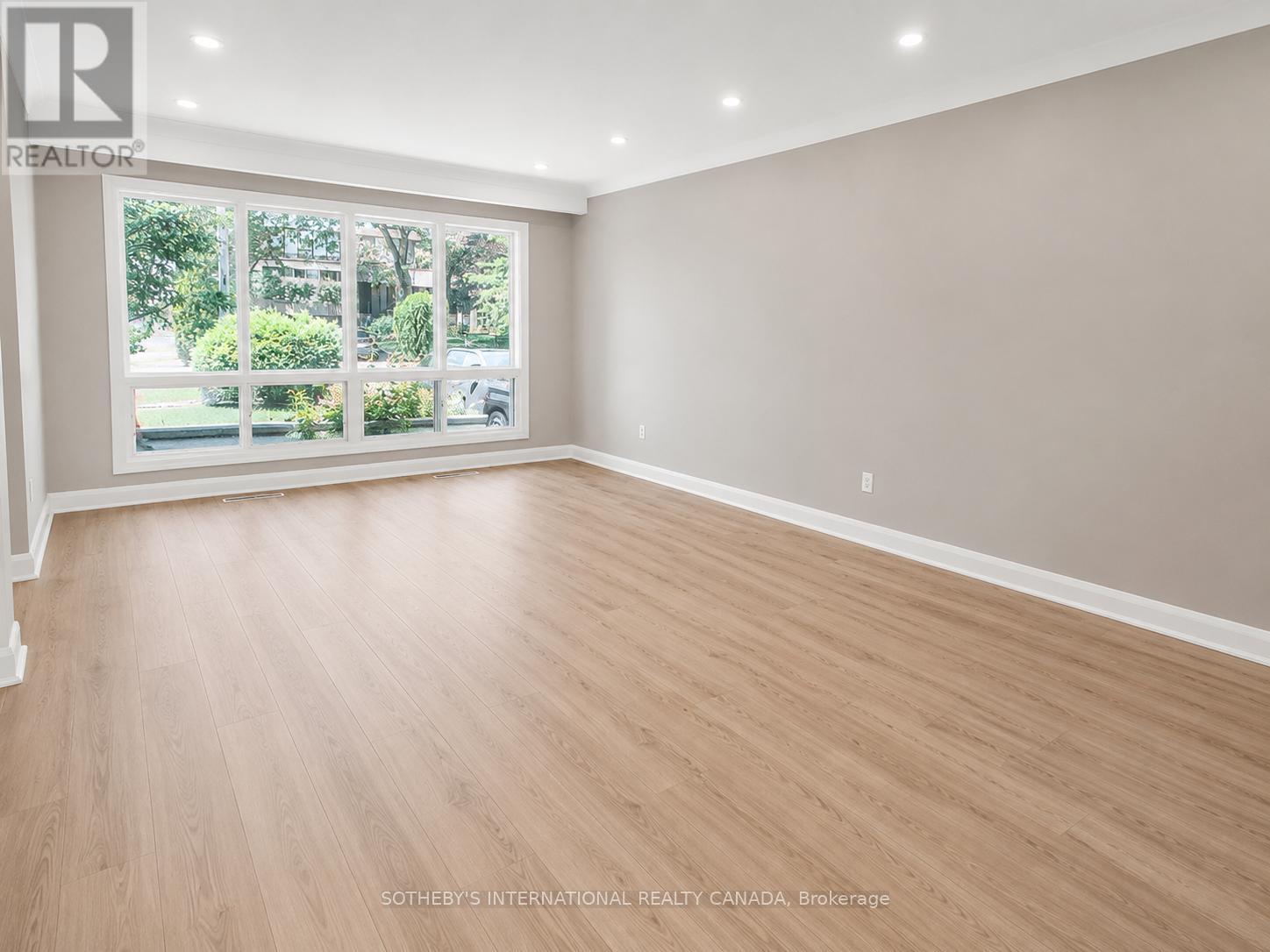 9 Lloydminster Crescent, Toronto, Ontario  M2M 2R9 - Photo 3 - C13504996