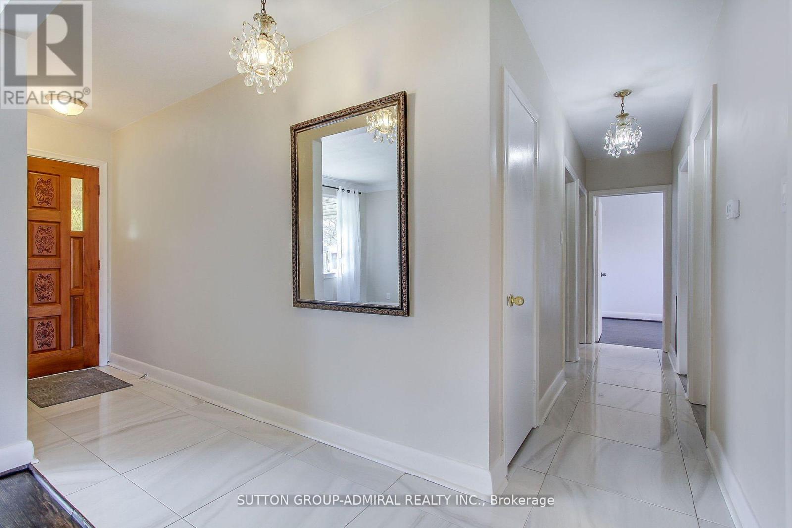 Main Floor - 194 Cocksfield Avenue, Toronto, Ontario  M3H 3T5 - Photo 2 - C13505064