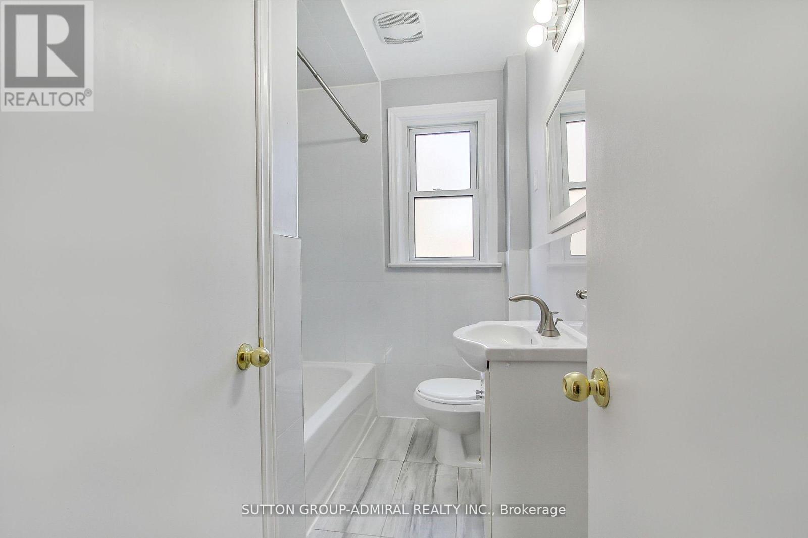 Main Floor - 194 Cocksfield Avenue, Toronto, Ontario  M3H 3T5 - Photo 20 - C13505064