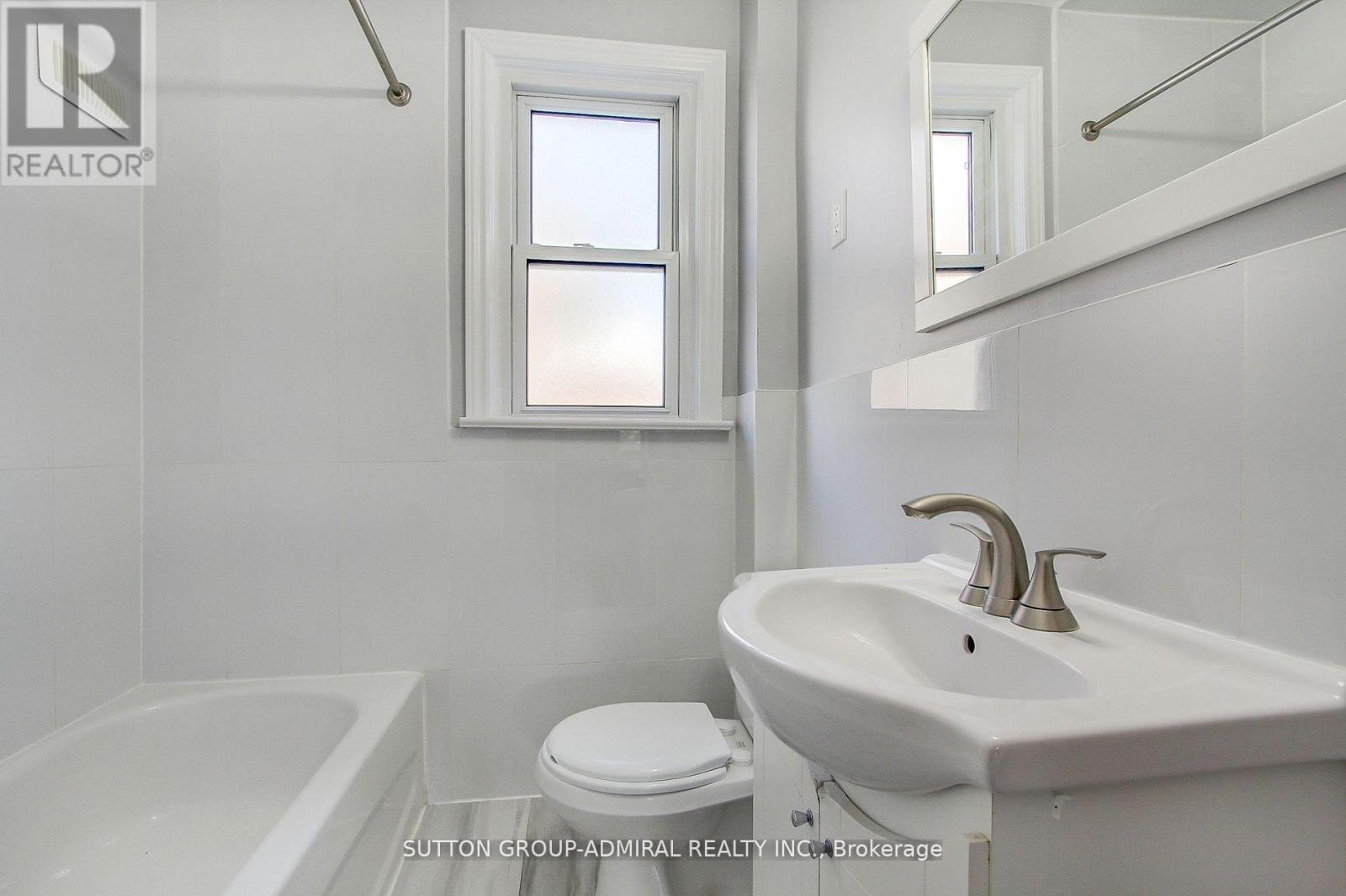 Main Floor - 194 Cocksfield Avenue, Toronto, Ontario  M3H 3T5 - Photo 21 - C13505064