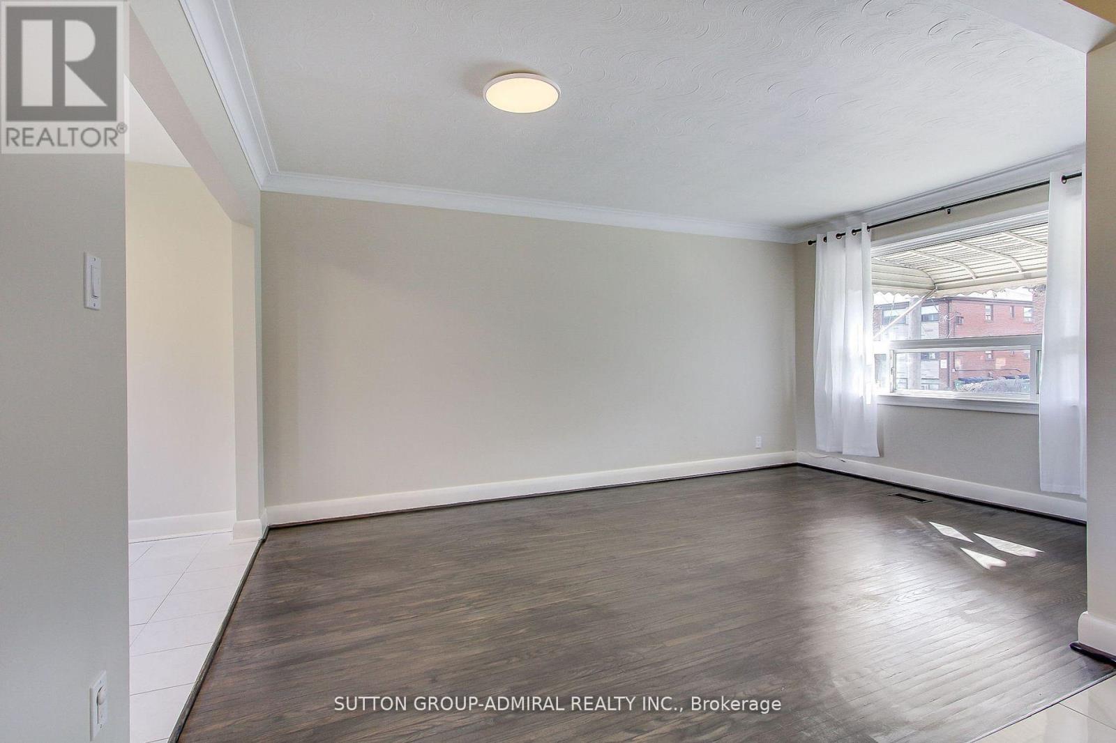 Main Floor - 194 Cocksfield Avenue, Toronto, Ontario  M3H 3T5 - Photo 3 - C13505064