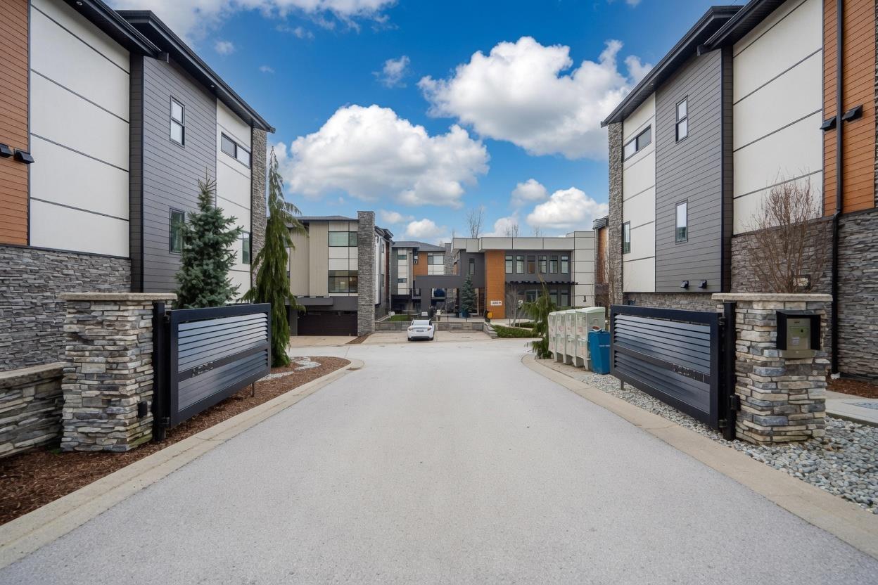 3 33209 Cherry Avenue, Mission, British Columbia  V2V 0G8 - Photo 2 - R3141159