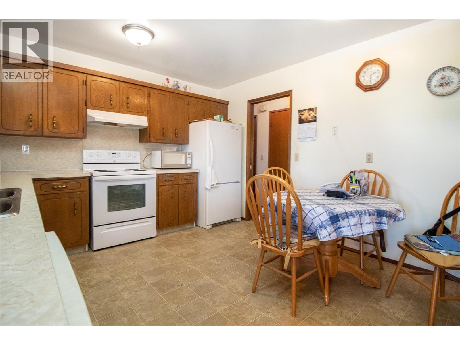 890 Theodora Road, Kelowna, British Columbia  V1X 5T2 - Photo 7 - 10392438