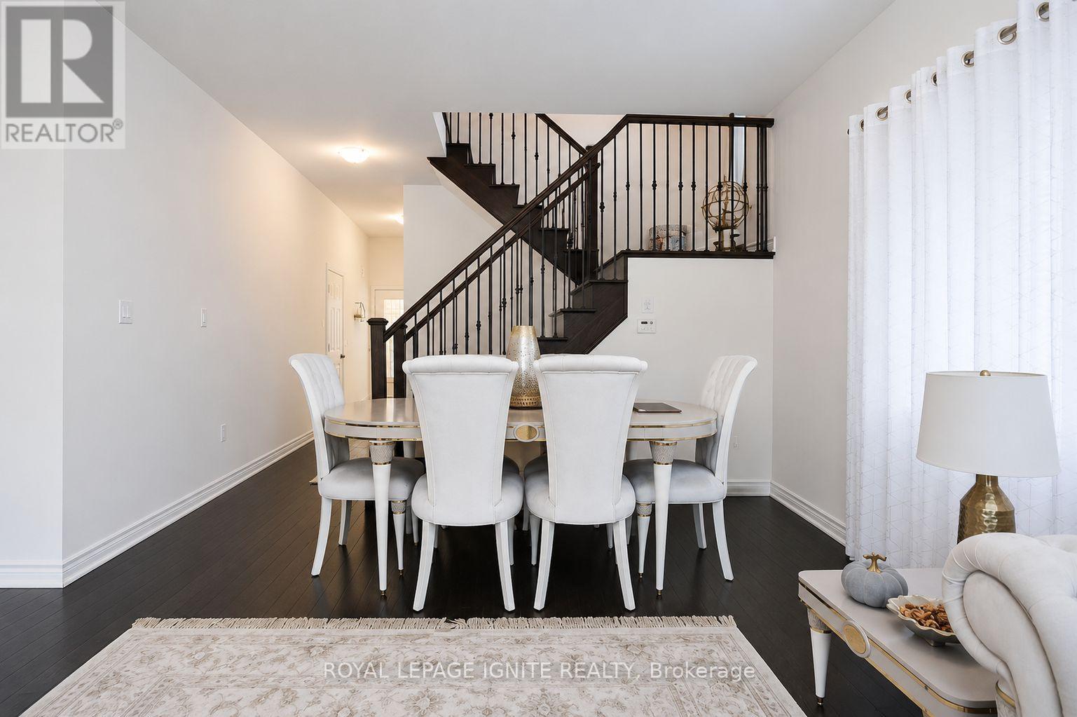 28 Foxberry Road, East Gwillimbury, Ontario  L9N 0P6 - Photo 5 - N13498158
