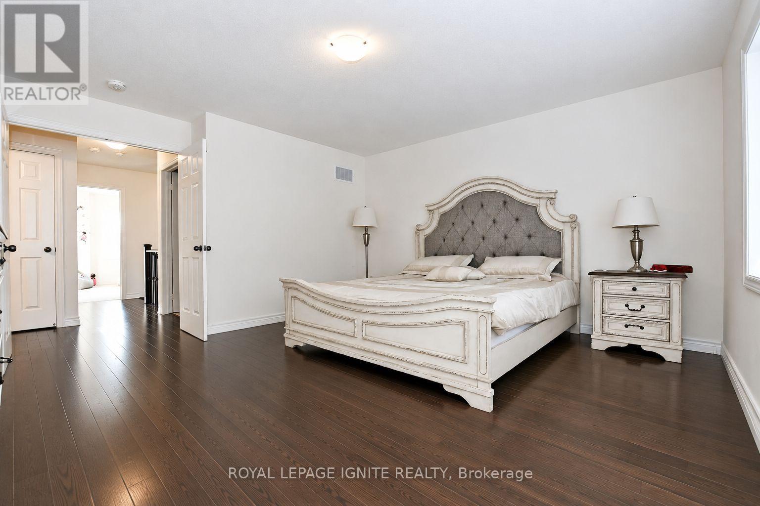 28 Foxberry Road, East Gwillimbury, Ontario  L9N 0P6 - Photo 7 - N13498158