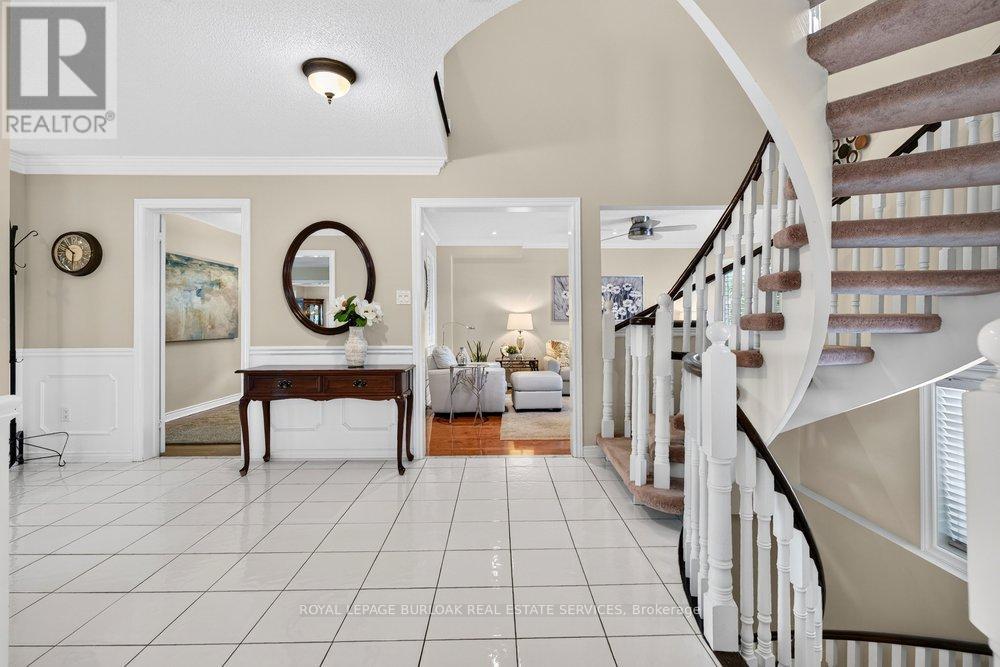 3334 Trelawny Circle, Mississauga, Ontario  L5N 6N5 - Photo 15 - W13505110