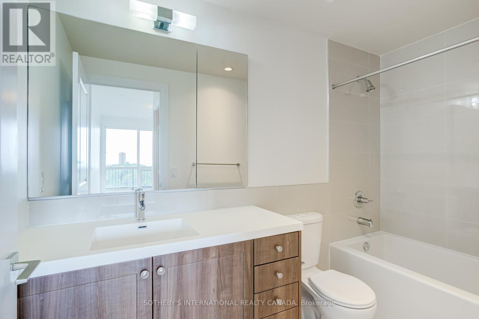 1118 - 1 Old Mill Drive, Toronto, Ontario  M6S 0A1 - Photo 32 - W13505116