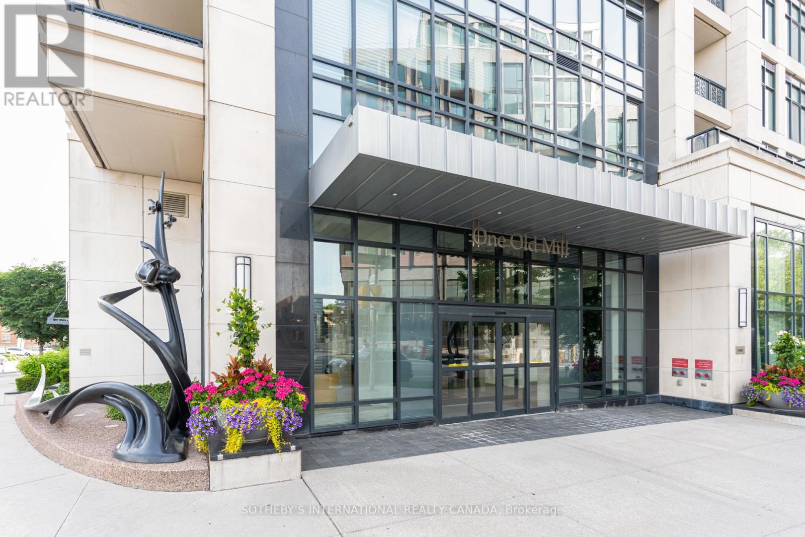 1118 - 1 Old Mill Drive, Toronto, Ontario  M6S 0A1 - Photo 4 - W13505116
