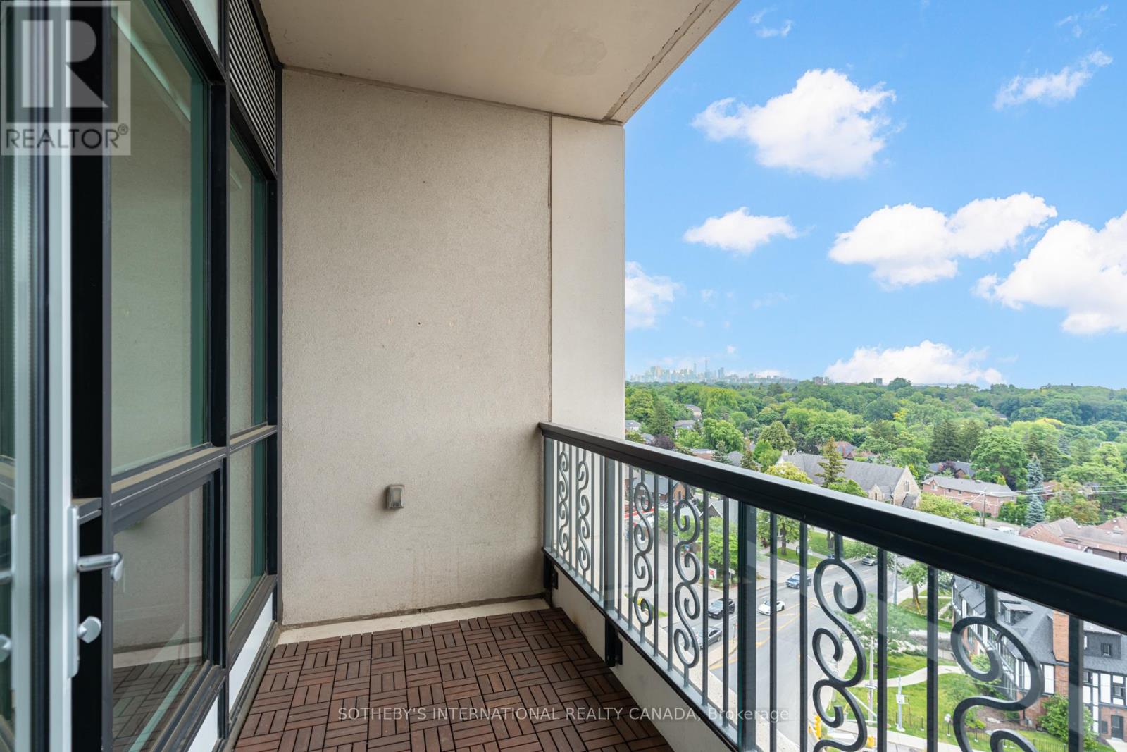 1118 - 1 Old Mill Drive, Toronto, Ontario  M6S 0A1 - Photo 41 - W13505116