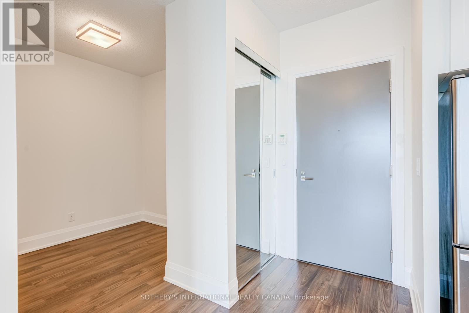 1118 - 1 Old Mill Drive, Toronto, Ontario  M6S 0A1 - Photo 5 - W13505116